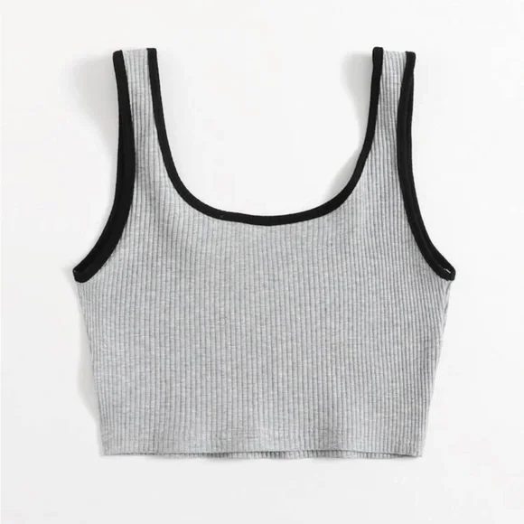 crop top - Picture 2 of 4